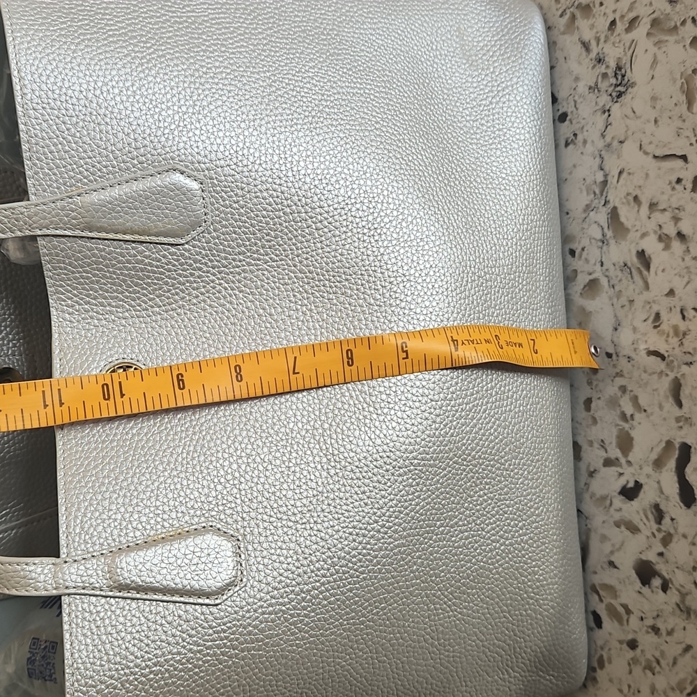 Tory Burch Metallic Textured Tote - Picture 16 of 17
